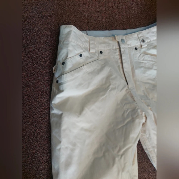 Burton Nwot Women’s Snowpant Ski Outdoors sports Beige Pink Embroidery L - Picture 5 of 11